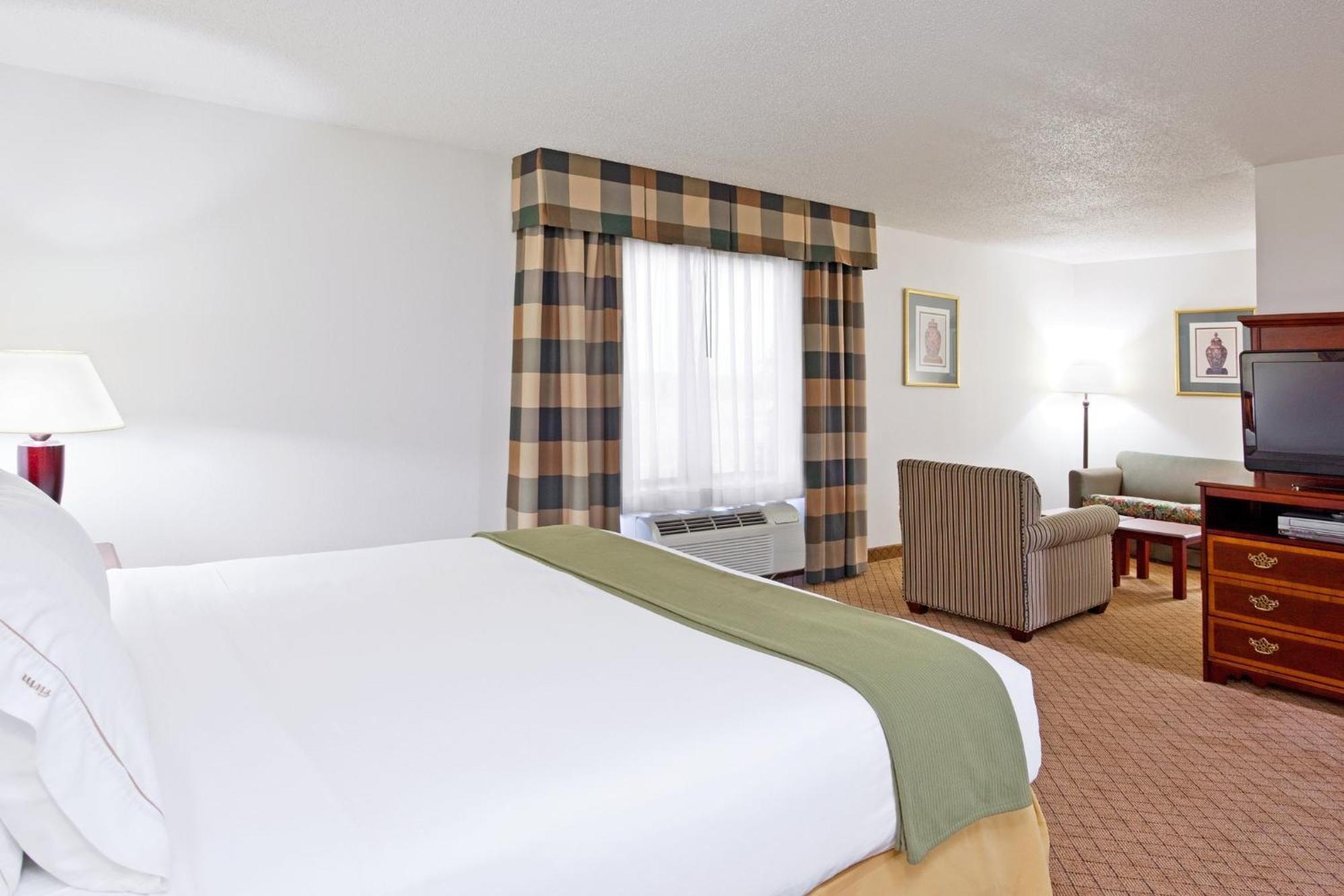 Holiday Inn Express & Suites Alliance By Ihg Eksteriør billede