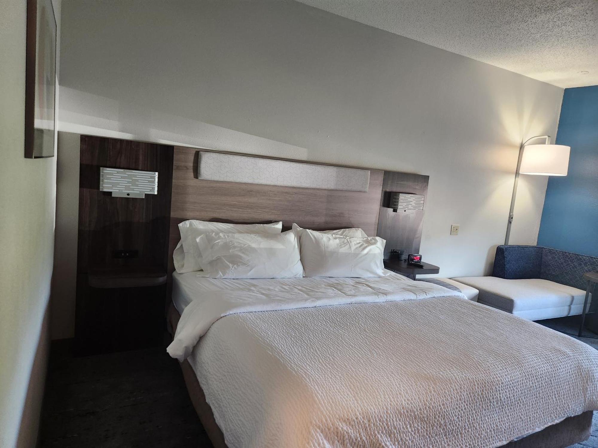 Holiday Inn Express & Suites Alliance By Ihg Eksteriør billede